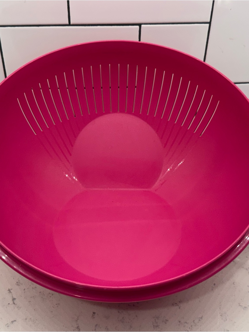 Tupperware Thatsa Pink Colander